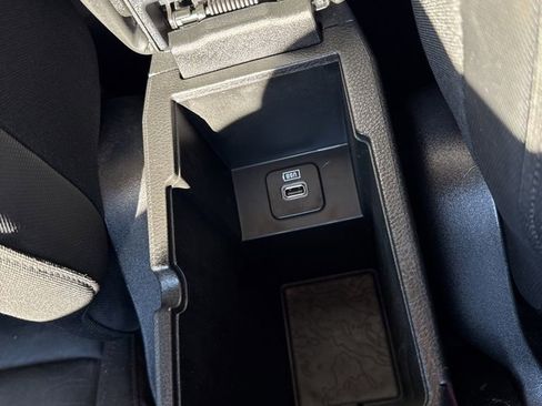 Used 2015 Jeep Renegade Trailhawk w/ Popular Equipment Group image 31