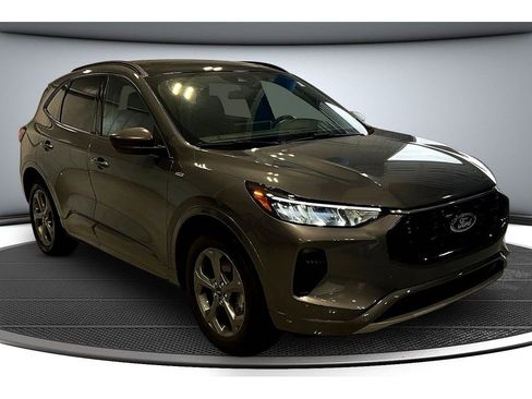 Used 2023 Ford Escape ST-Line w/ Tech Pack #1 image 2