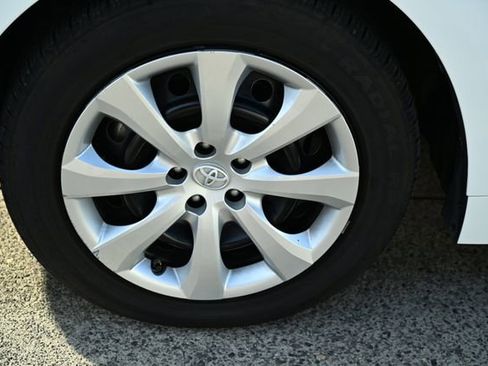 Used 2023 Toyota Corolla LE image 18