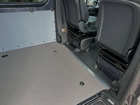 Used 2024 Mercedes-Benz Sprinter 2500 image 12