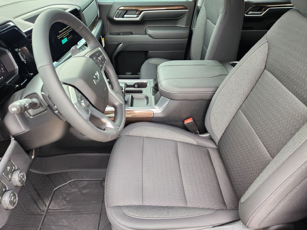 New 2026 Chevrolet Silverado 1500 RST w/ Redline Edition AWD/4WD image 9