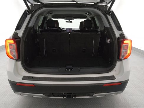 Used 2020 Ford Explorer XLT w/ Equipment Group 202A image 29