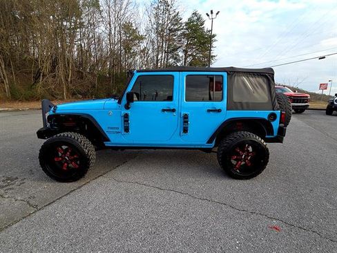 Used 2018 Jeep Wrangler Unlimited Sport S image 14