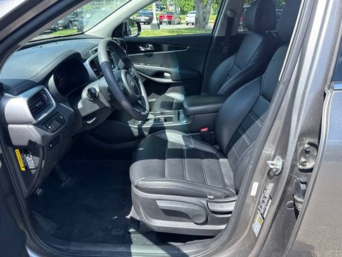 Used 2016 Kia Sorento AWD image 9