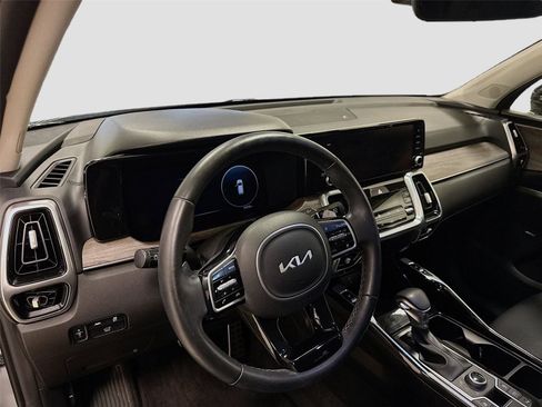 Used 2022 Kia Sorento SX Prestige image 9