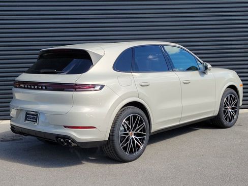 New 2026 Porsche Cayenne image 7