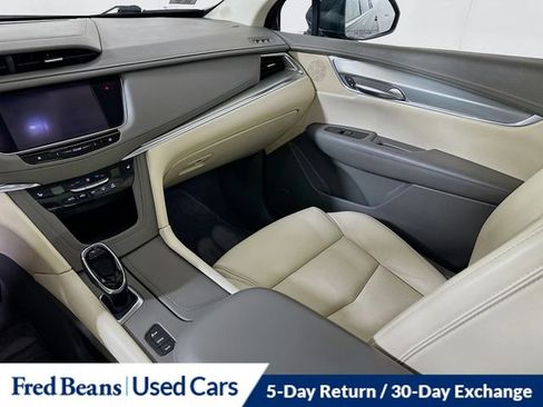Used 2018 Cadillac XT5 Luxury w/ Driver Awareness Package AWD/4WD image 32