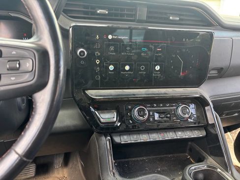 Used 2024 GMC Sierra 2500 AT4X AWD/4WD image 11