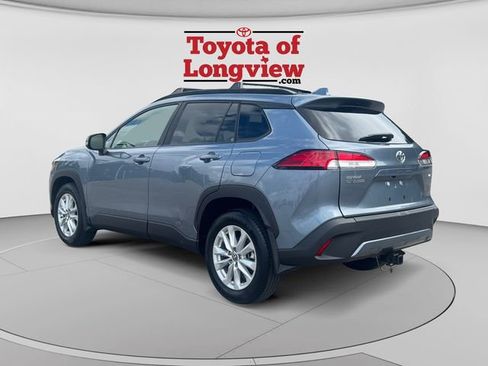 Certified 2024 Toyota Corolla Cross LE FWD image 4