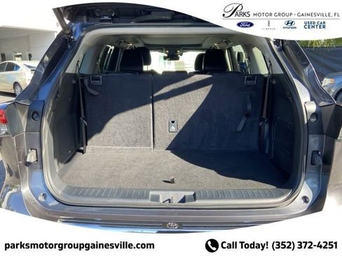 Used 2023 Toyota Highlander Platinum image 14