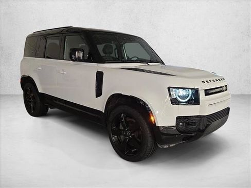 Used 2024 Land Rover Defender 110 X-Dynamic SE AWD/4WD image 3
