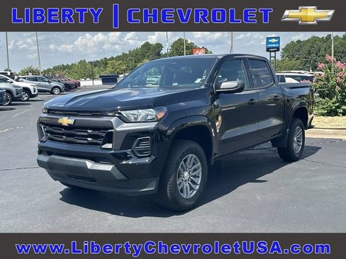Used 2024 Chevrolet Colorado LT RWD image 1