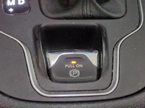 Certified 2021 Jeep Cherokee Latitude Plus image 25