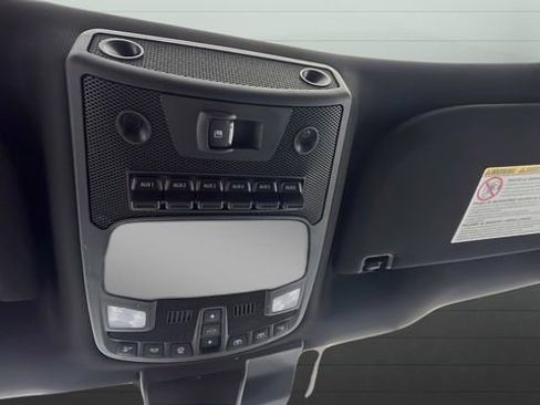 Used 2022 Ford F350 Platinum w/ FX4 Off-Road Package image 34