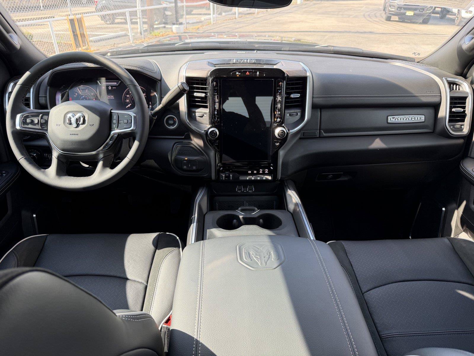 Used 2025 RAM 2500 Laramie AWD/4WD image 19