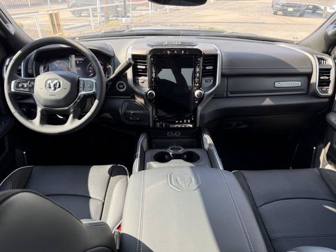 Used 2025 RAM 2500 Laramie AWD/4WD image 19