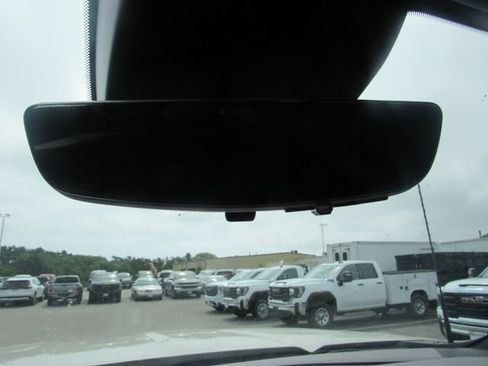 Certified 2026 GMC Sierra 3500 AT4 w/ Technology Package AWD/4WD image 27