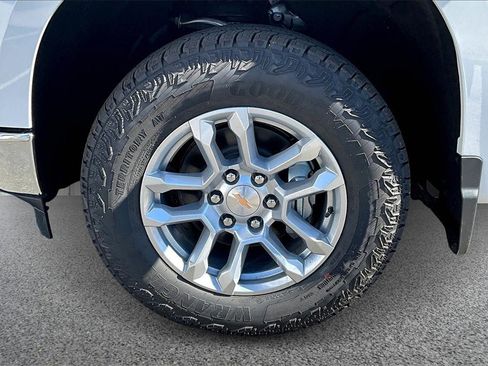 New 2026 Chevrolet Silverado 1500 LT w/ Z71 Off-Road Package image 11