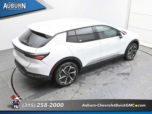 New 2026 Chevrolet Equinox EV LT image 30