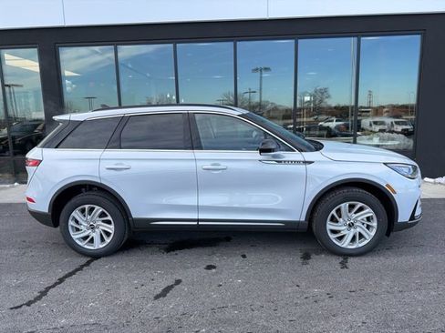 New 2026 Lincoln Corsair Premiere image 2