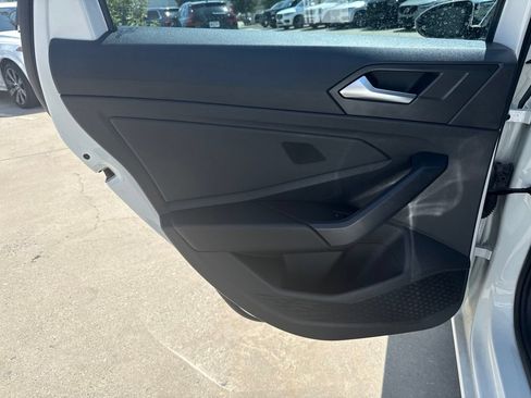 Used 2024 Volkswagen Jetta SE FWD image 14