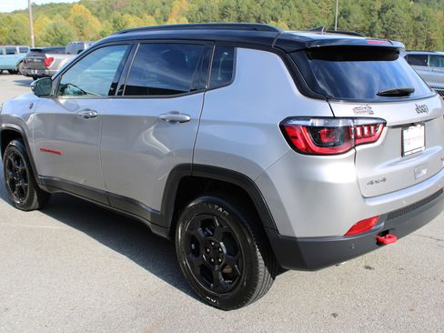 Used 2023 Jeep Compass Trailhawk image 5