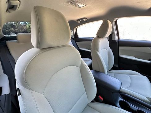 Used 2023 Kia Forte LXS w/ LXS Technology Package FWD image 32