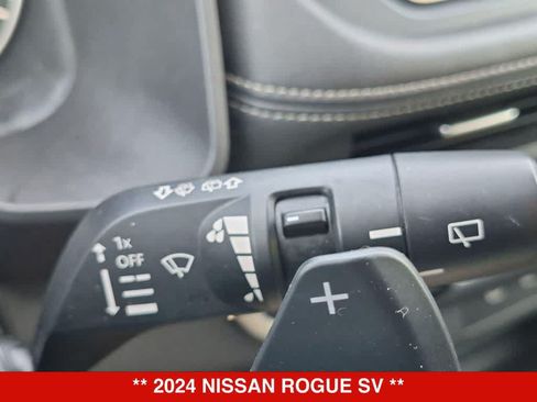 Used 2024 Nissan Rogue SV AWD/4WD image 24