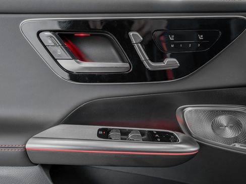 New 2025 Mercedes-Benz GLC 43 AMG 4MATIC image 34