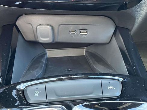 New 2026 Chevrolet Trax RS w/ Sunroof Package image 25