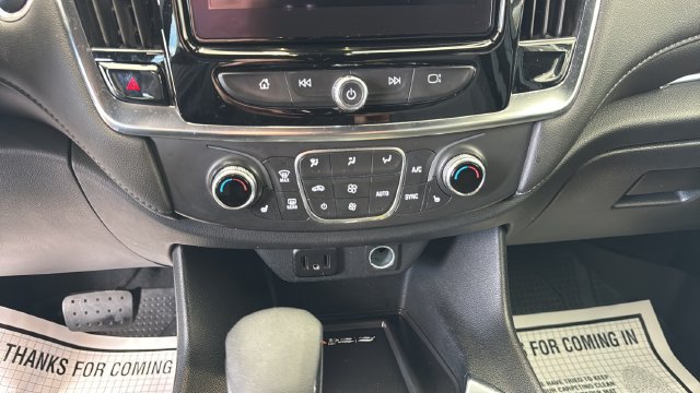Used 2023 Chevrolet Traverse LT FWD image 13