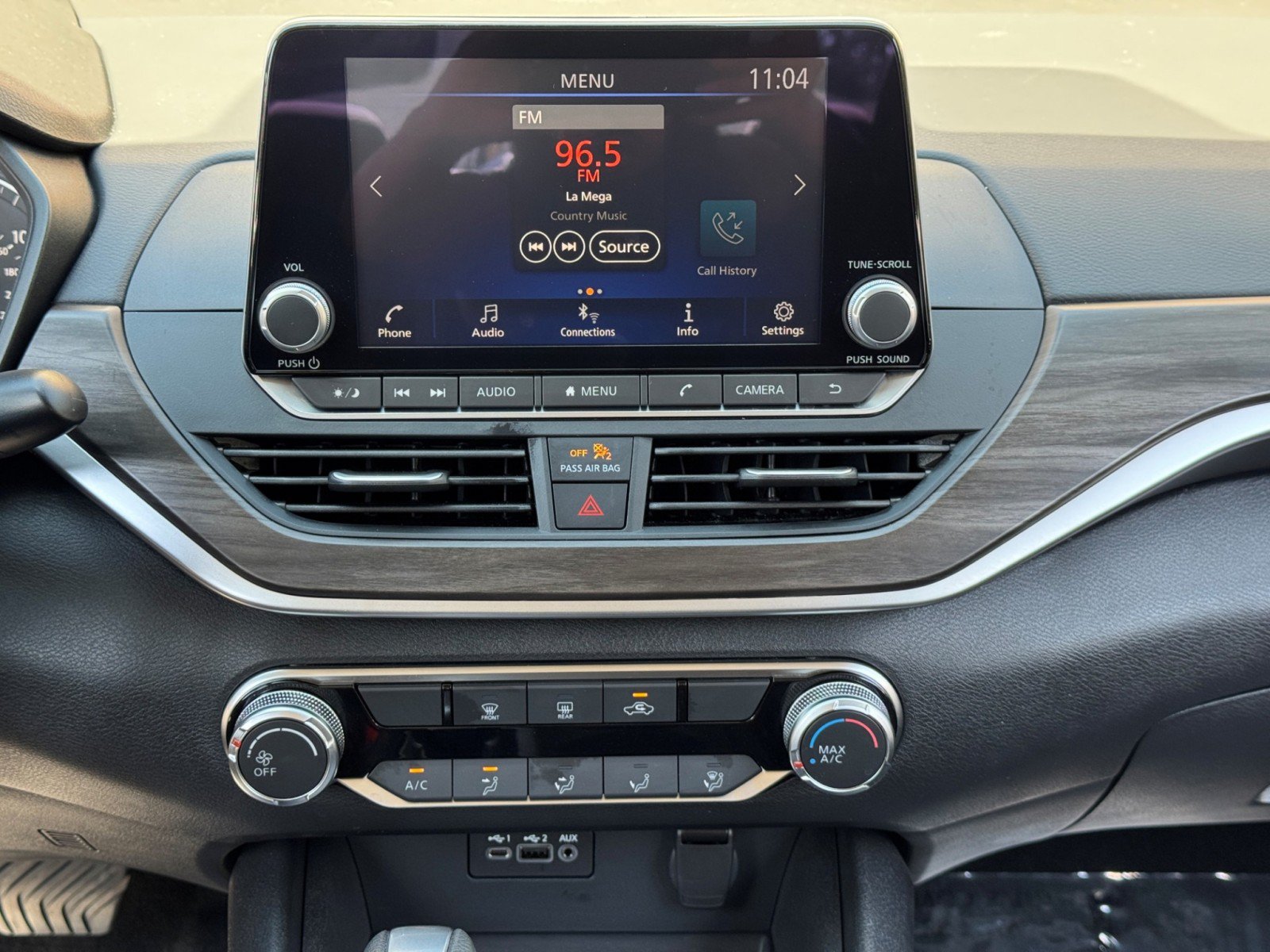 Used 2025 Nissan Altima 2.5 SV FWD image 21