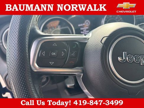 Used 2020 Jeep Wrangler Unlimited Sahara AWD/4WD image 13