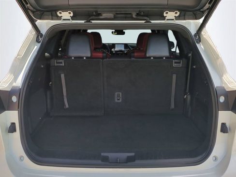 Used 2021 Toyota Highlander XSE FWD image 14