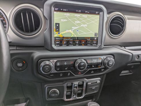 Certified 2021 Jeep Gladiator Willys image 16