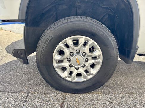 Used 2024 Chevrolet Silverado 2500 LT image 31