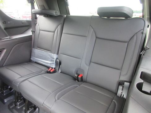New 2026 GMC Yukon Denali w/ Denali Reserve Package AWD/4WD image 13