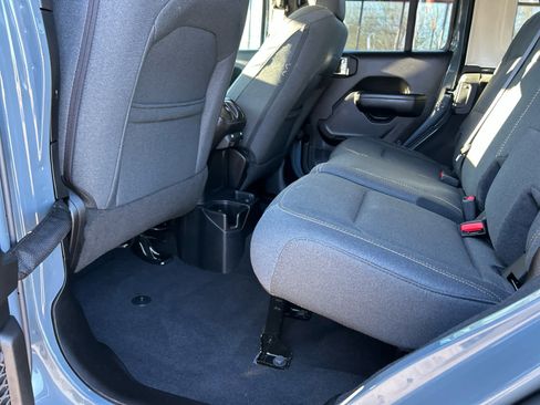 Used 2025 Jeep Wrangler Sport S image 40