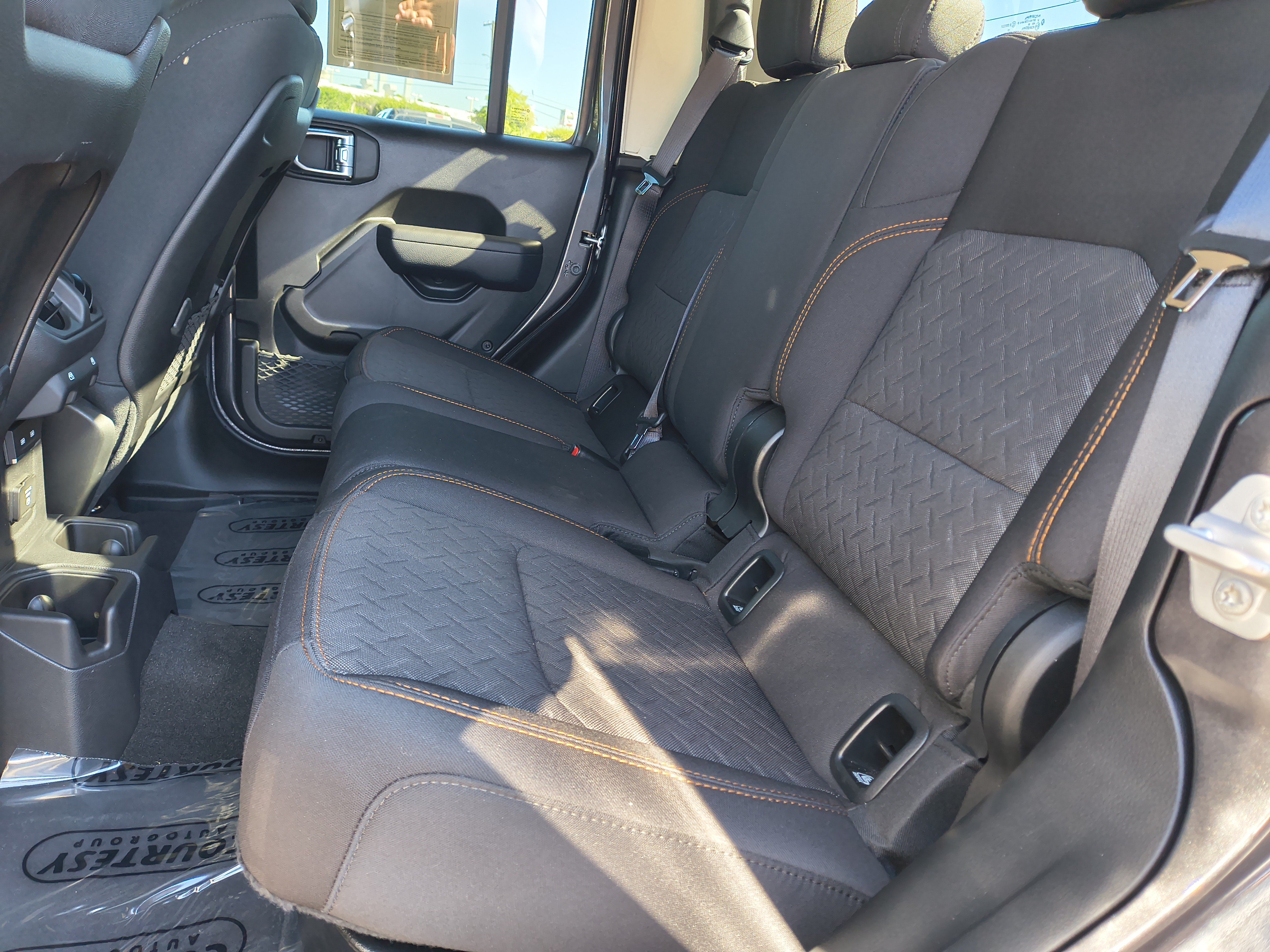 Used 2024 Jeep Gladiator Mojave AWD/4WD image 21