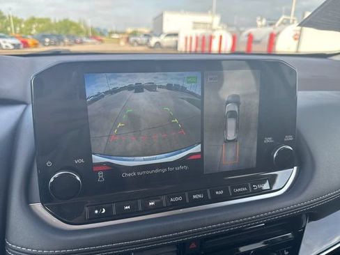 Used 2023 Nissan Rogue SL w/ SL Premium Package FWD image 31