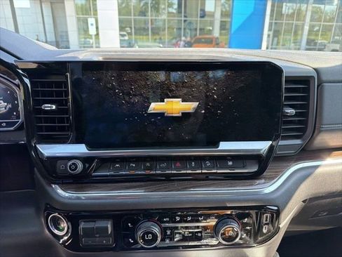 Used 2023 Chevrolet Silverado 1500 LT Trail Boss w/ LT Trail Boss Premium Package image 8