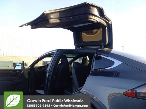 Used 2019 Tesla Model X Long Range image 24