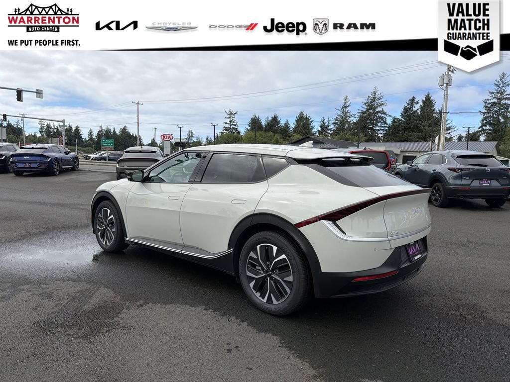 Used 2024 Kia EV6 Light AWD/4WD image 4