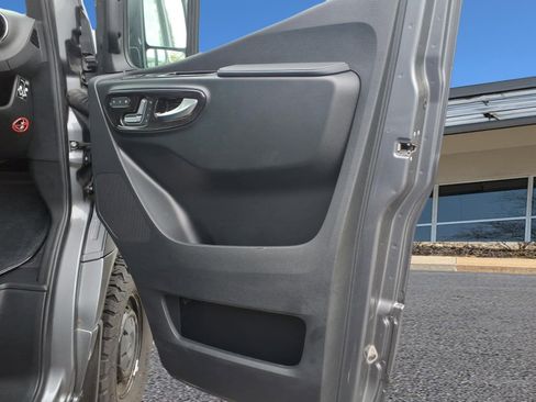 Used 2023 Mercedes-Benz Sprinter 2500 image 10