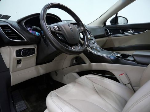 Used 2018 Lincoln MKX Reserve w/ Driver Assistance Package image 13