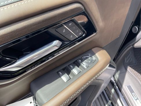 New 2026 GMC Yukon Denali Ultimate AWD/4WD image 18
