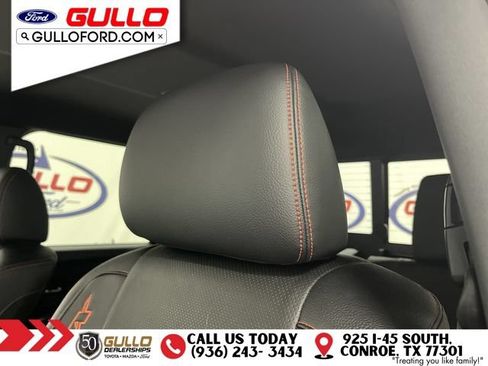 Used 2023 Nissan Titan PRO-4X w/ Pro-4x Convenience Package AWD/4WD image 18