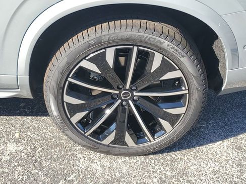 New 2026 Volvo XC90 B6 Plus w/ Protection Package Premier image 3