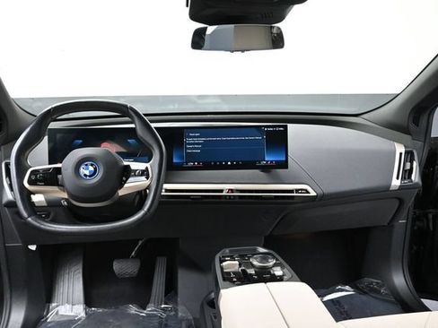 Used 2024 BMW iX xDrive50 AWD/4WD image 16