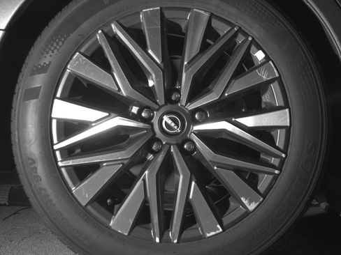 Used 2025 Nissan Altima 2.5 SV FWD image 15